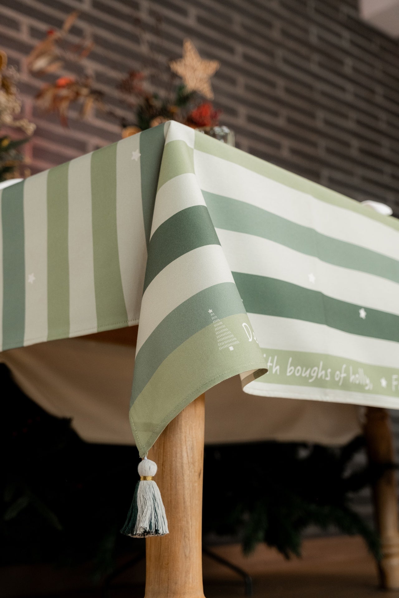 Mantel Deck the halls